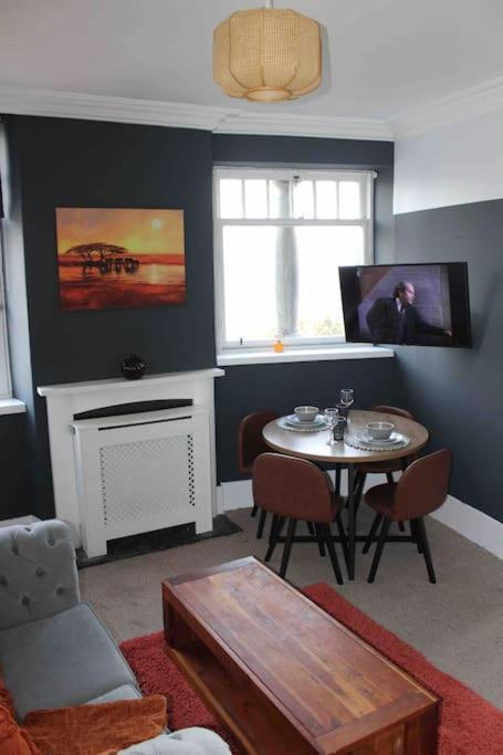 Executive Top Floor 1 Bedroom Apartment Aberdeen Eksteriør bilde