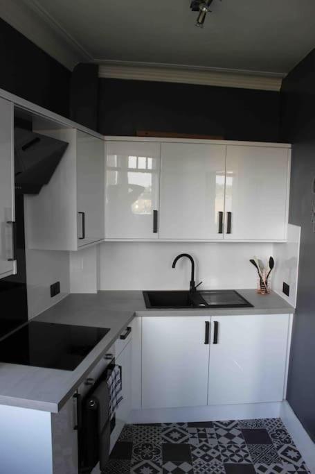 Executive Top Floor 1 Bedroom Apartment Aberdeen Eksteriør bilde